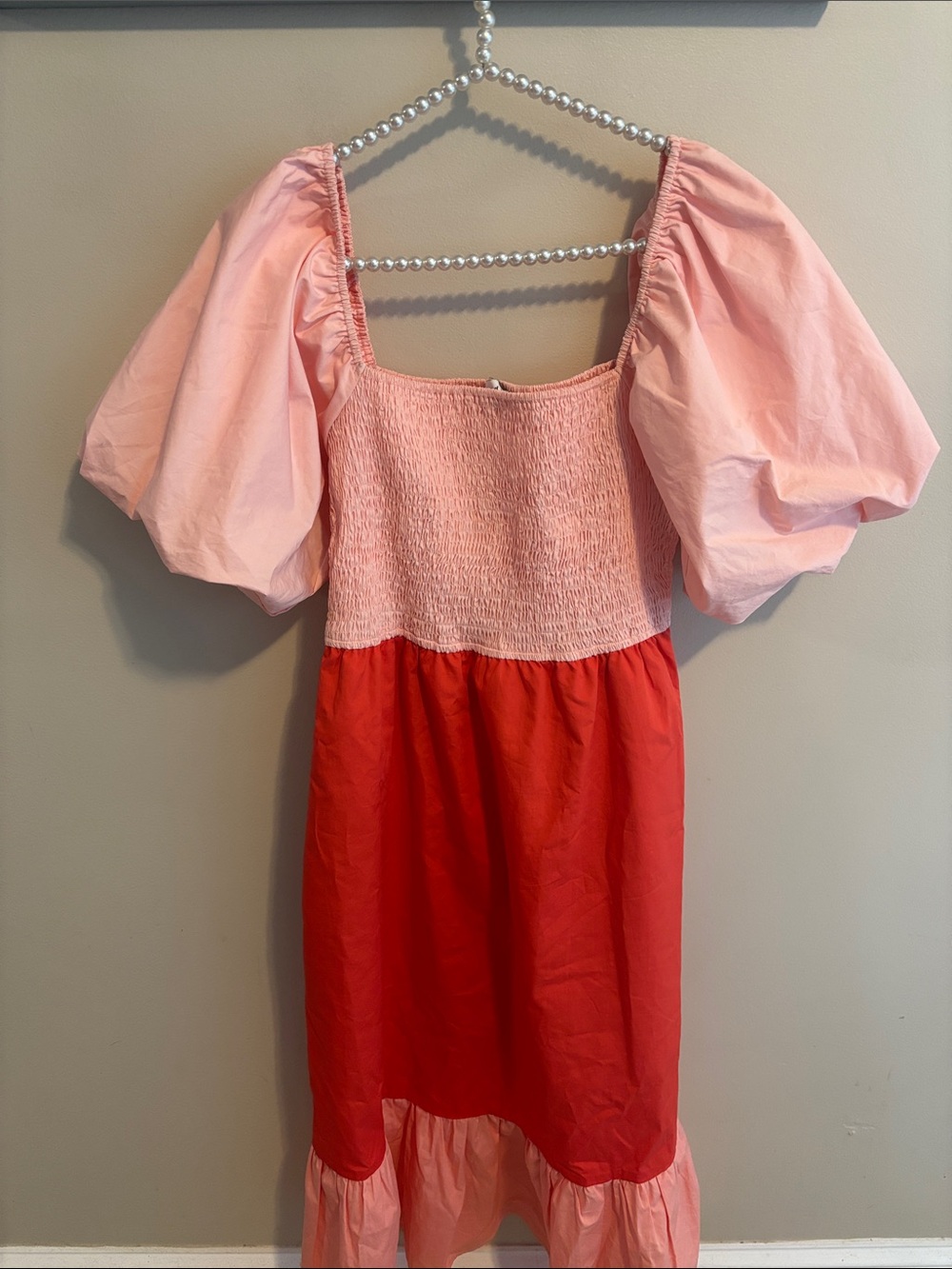 MOODIE Pink Red Colorblock Smocked Puff Sleeve Midi Dress Womens Size Medium M